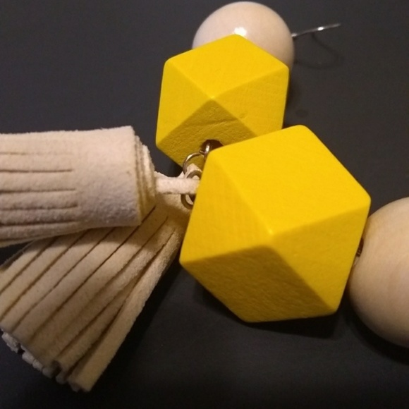 Hot 2019 Jumbo Cube Sunny Velvet Tassel Earrings - Picture 2 of 6